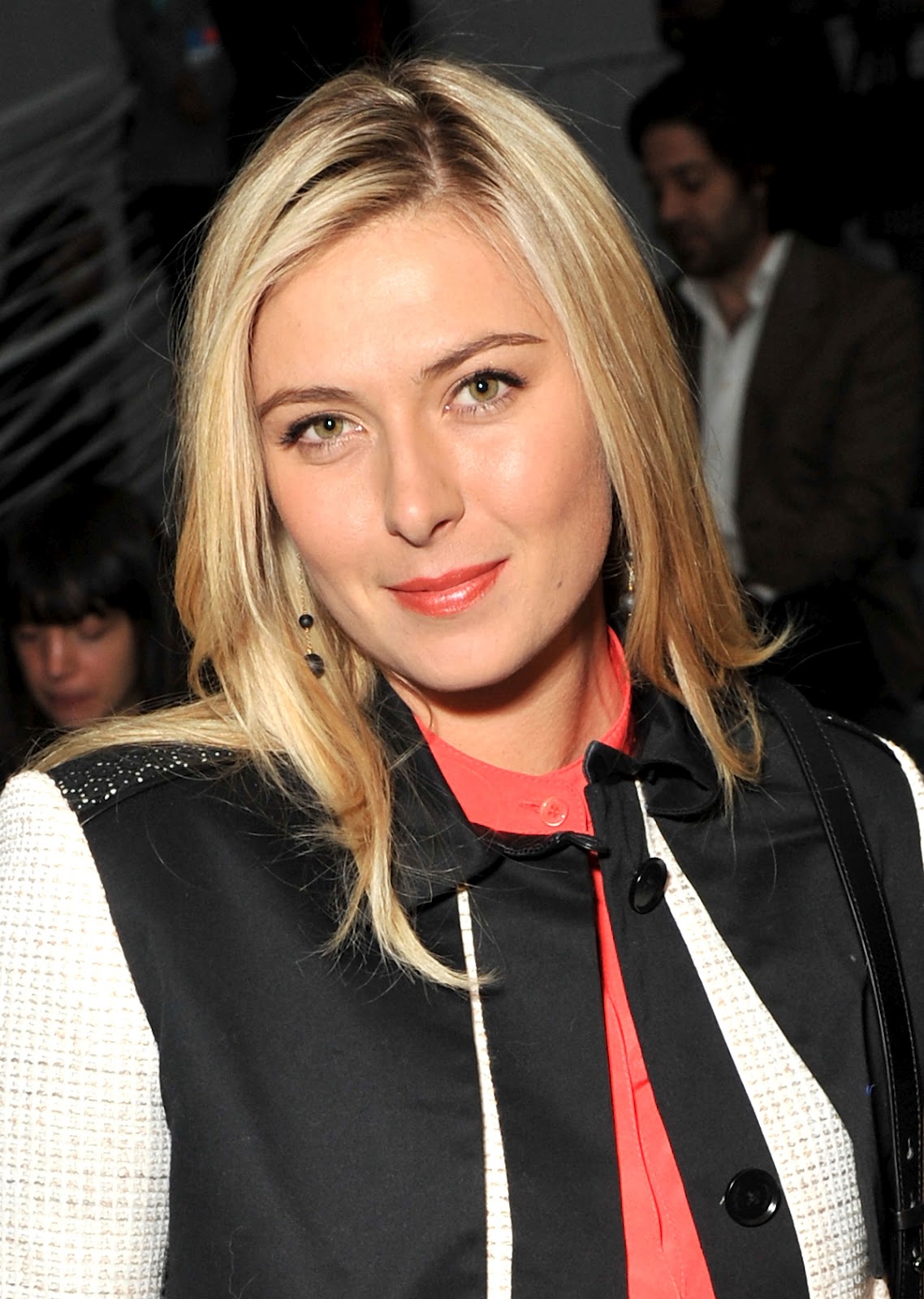 http://1.bp.blogspot.com/-drLp6aZaadg/T30zkykMhFI/AAAAAAAAAH0/gqnUEqTHPkA/s1600/Maria-Sharapova.jpg