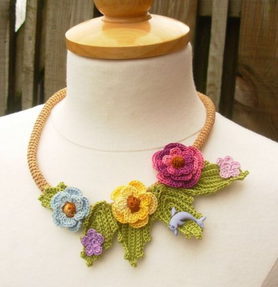 Garden Chef's Needle and Pen Flower Necklace