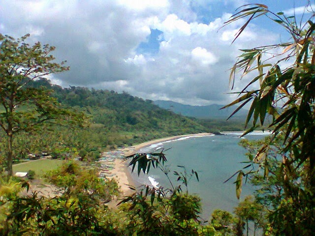 PANTAI RAJEKWESI
