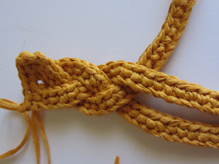 Braided Crochet Handles Tutorial spanish headband belt