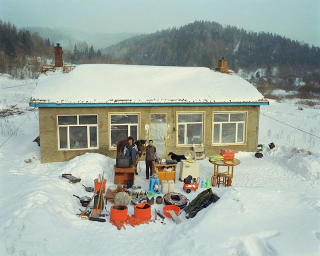 Familias chinas con todas sus cosas en una sola foto Por Huang Qingjun