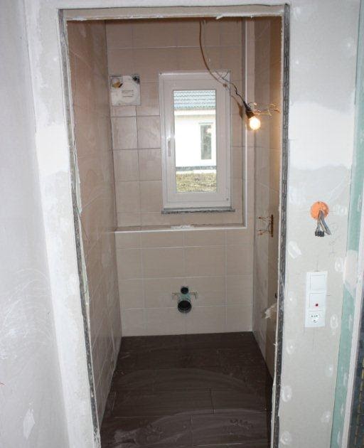 Hausbau Hurth Fischenich 2011 Fliesen Bad Wc