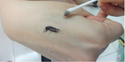 remove-smudged-eyeliner