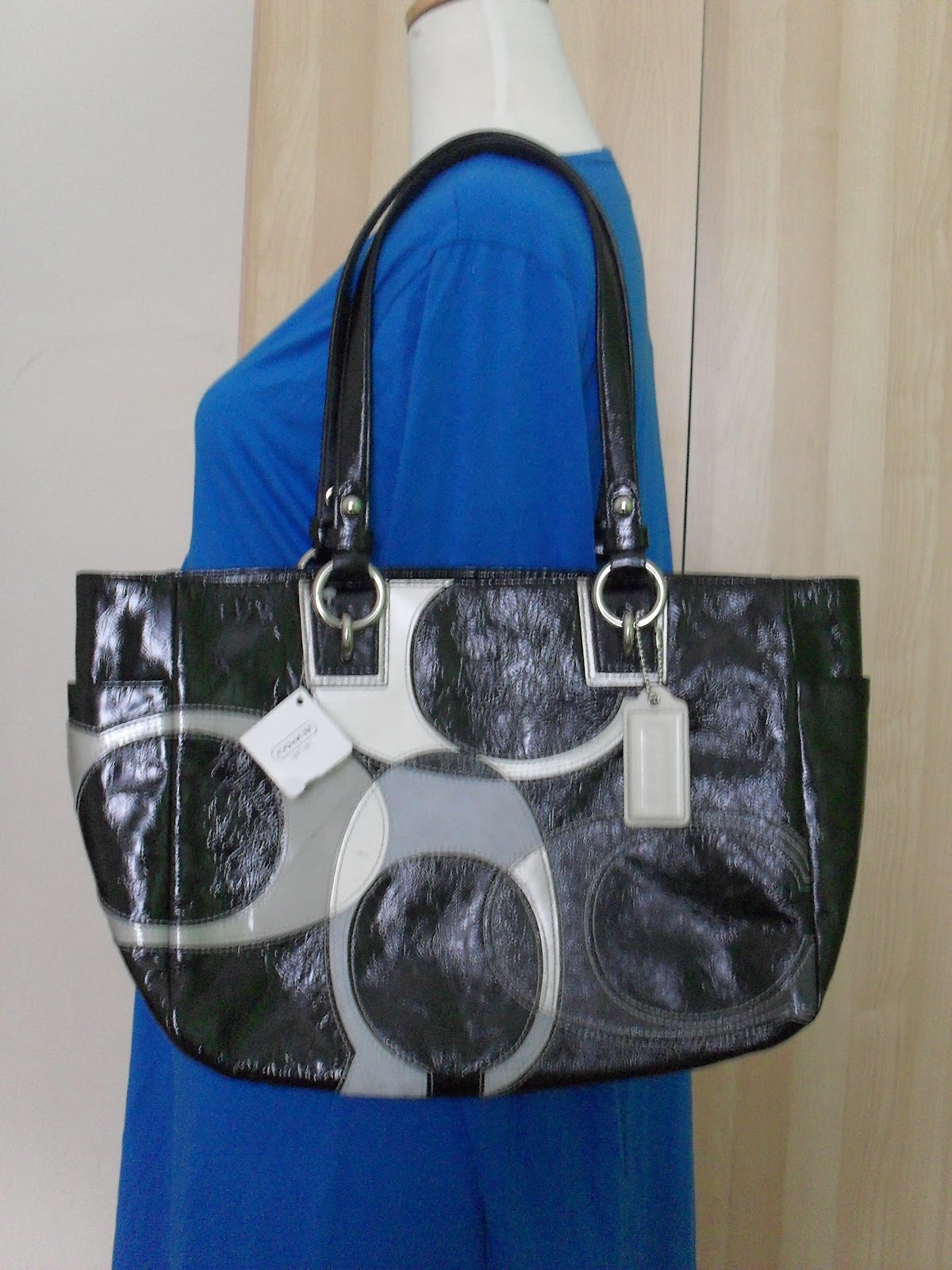 Handbags Haven Enterprise COACH PATENT LEATHER TOTE F17127