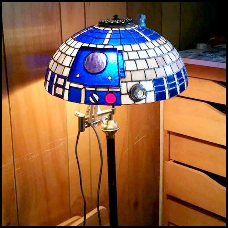 Dollar Store Crafter DIY Stained Glass r2d2 Lamp Shade