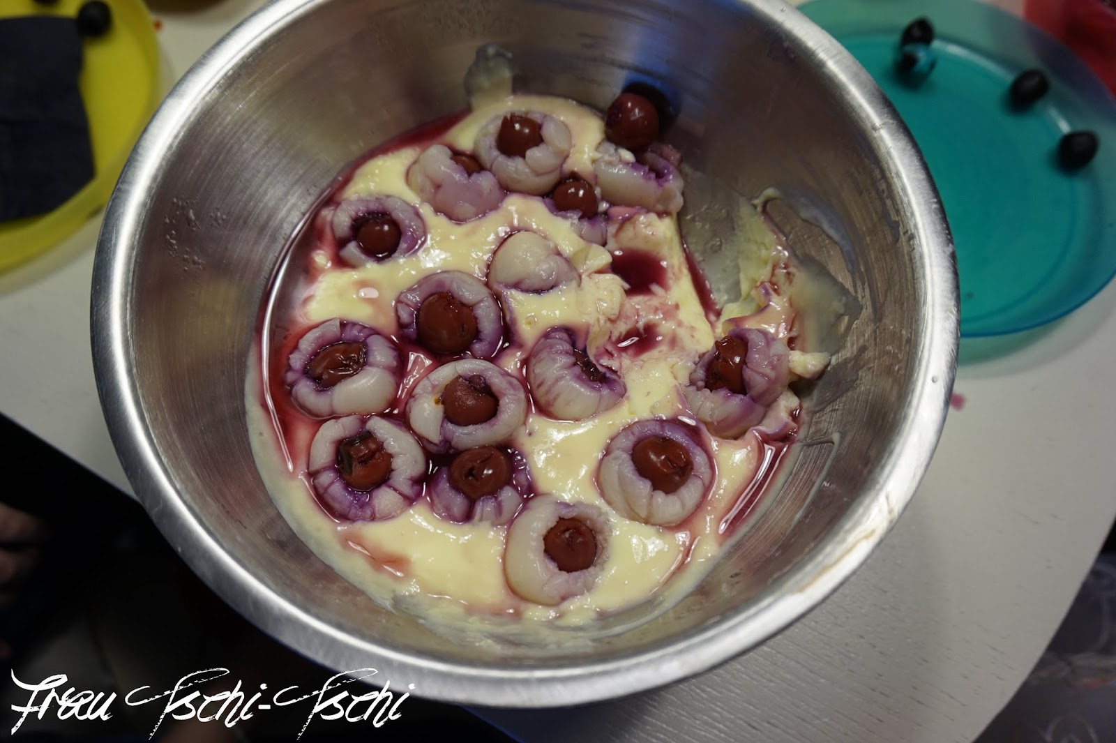 Frau TschiTschi Schaurige Mahlzeit