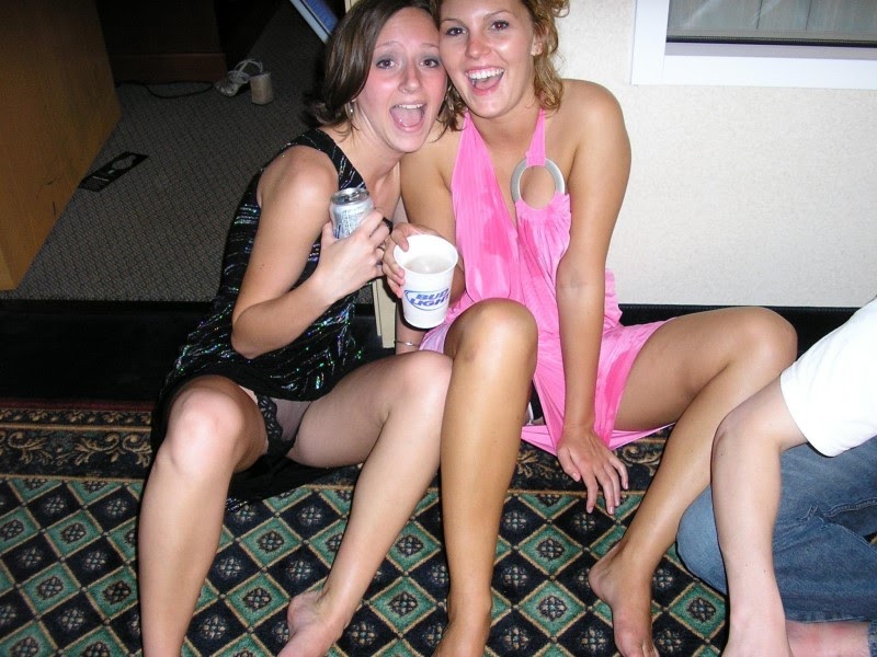 sneaky upskirt girls pics Drunk