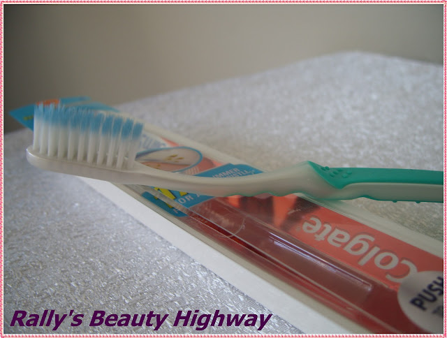 Review the new Colgate SlimSoft toothbrush