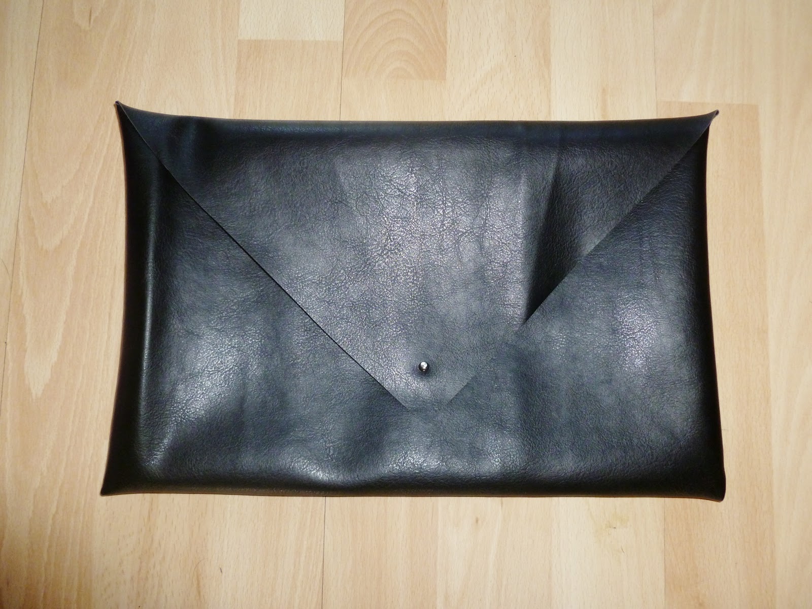 Silent Sweetheart. DIY Leather Clutch Bag