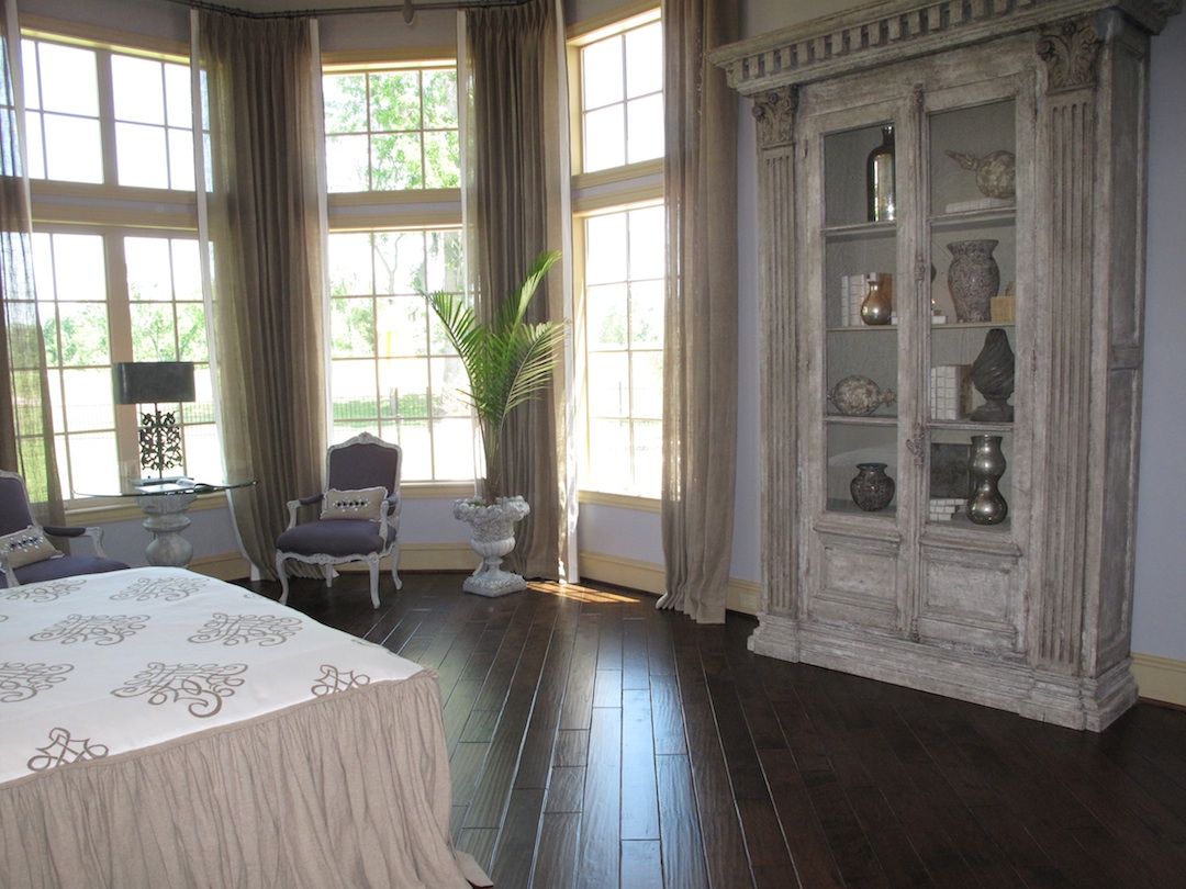 http://1.bp.blogspot.com/-e2HXSh-1WvY/Tas3_l-J-tI/AAAAAAAAC6Y/tNZ6Y2hJhSM/s1600/master%2Bbedroom%2Bbroad%2Bview.jpg