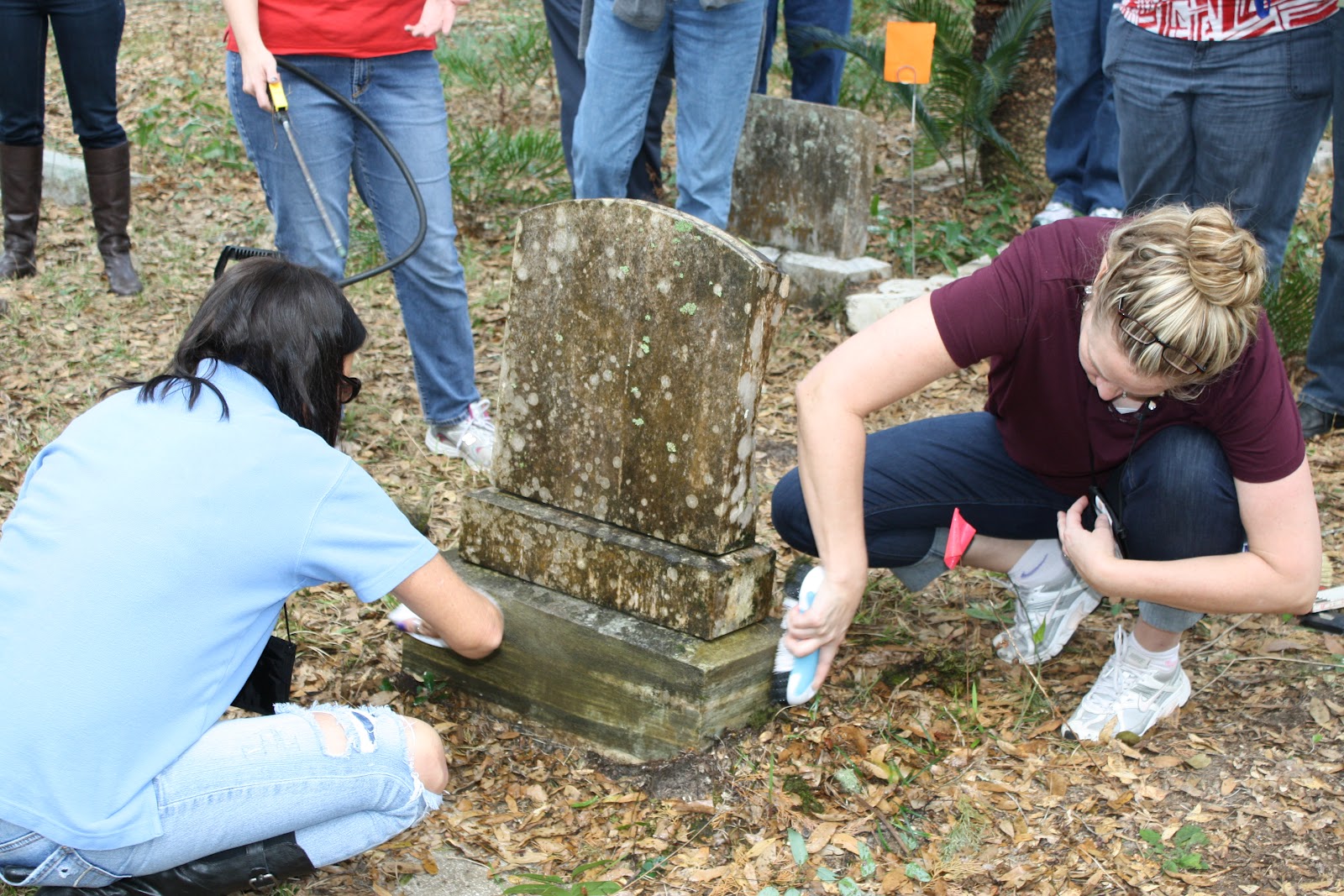 CRPT Spotlight The Don'ts & Do's of Cleaning Headstones