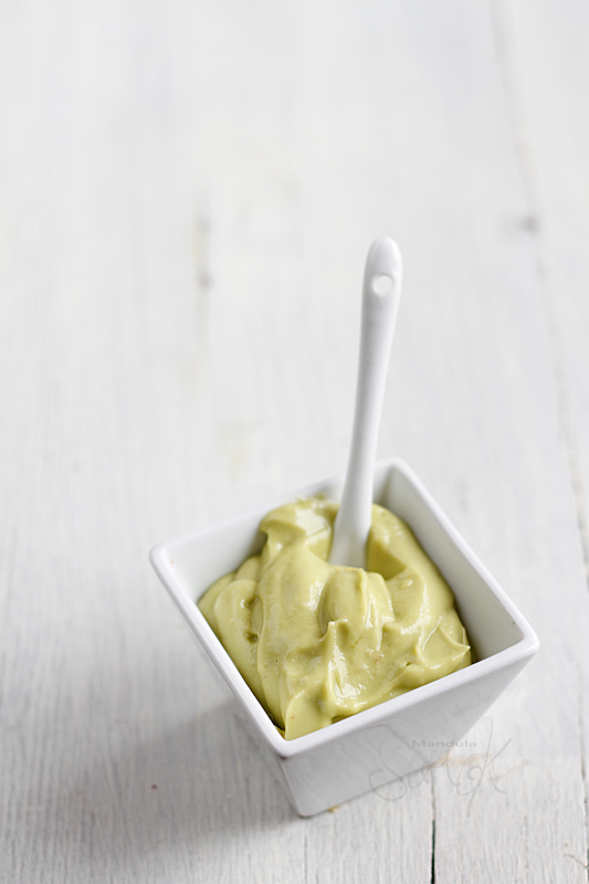 Almond Corner Fish sticks with avocado mayonnaise