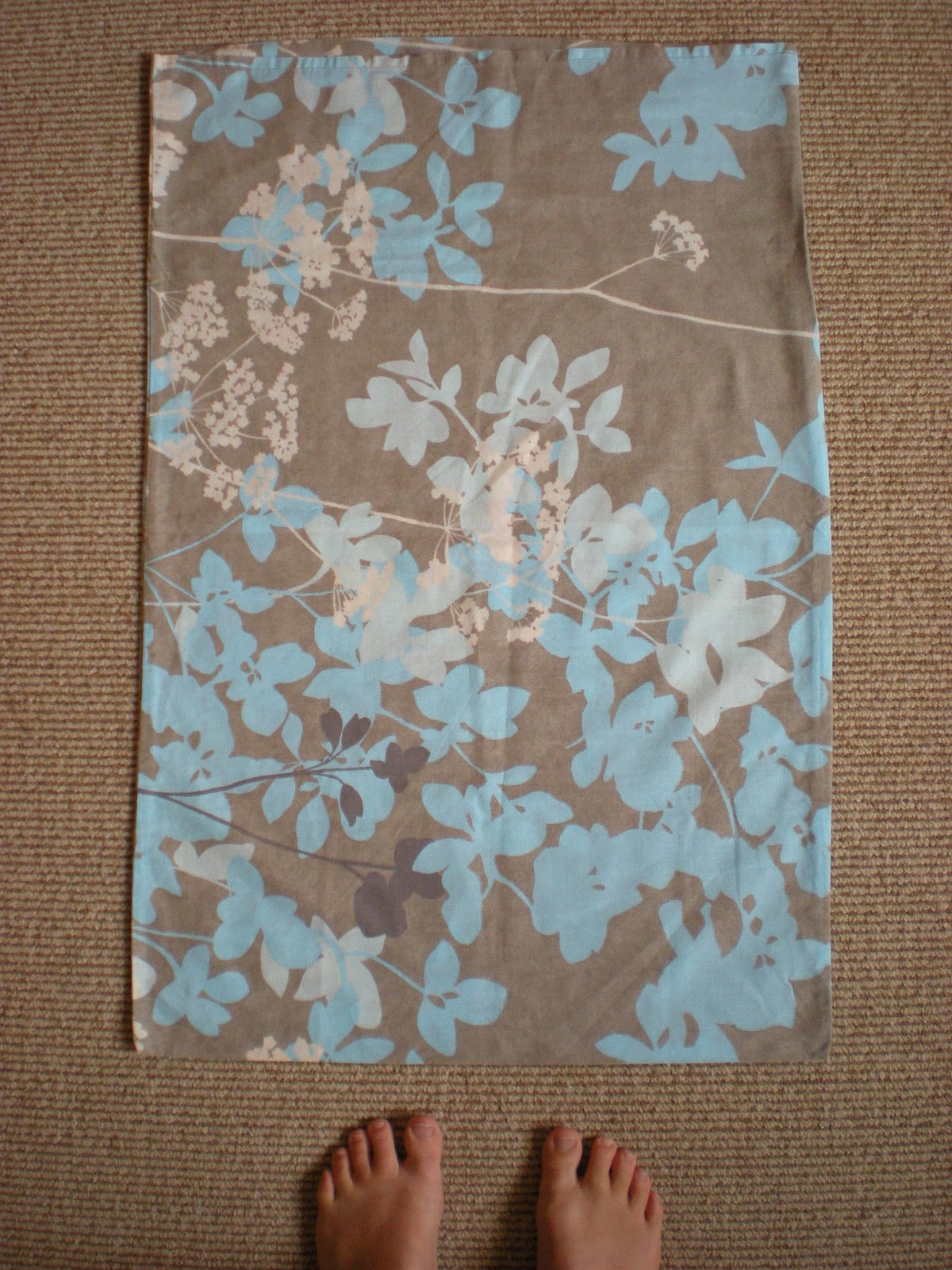 growmama Tutorial vintage pillowcase to bag