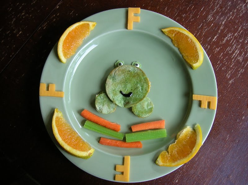 Rindy Mae F Is for Frog A Kid Lunch