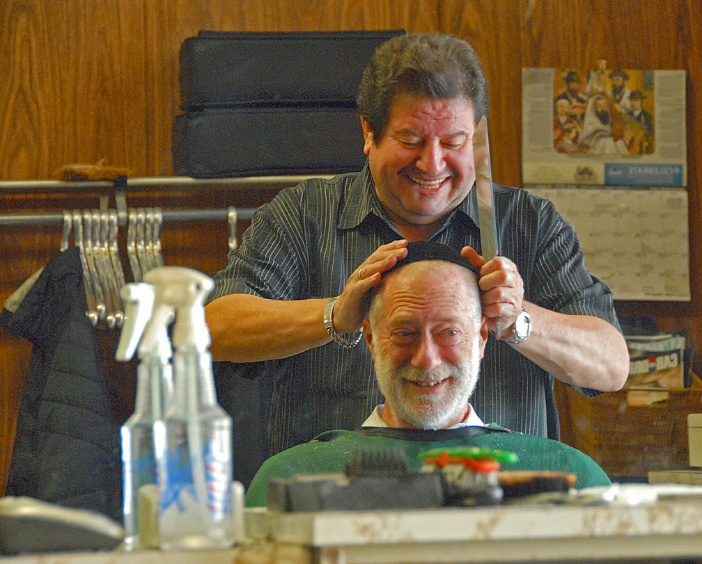 Lincoln Barber Shop, Oak Park, Michigan David CLEMENTS Productions
