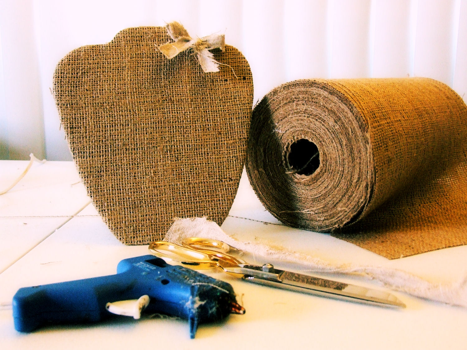 Antica Treasures A Vintage Inspired Boutique! EcoCreative How to make a jute necklace display