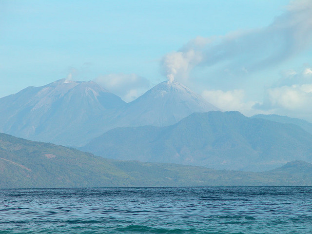 Alam Mengembang Jadi Guru: Gunung-Gunung Indonesia yg Menggeliat