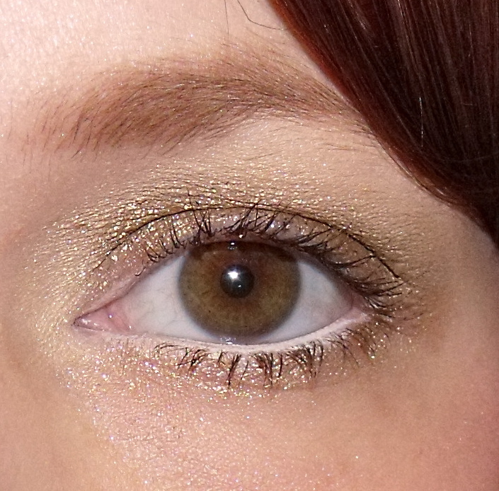 Little Chic Mama Red Lips and Gold Eyeshadow