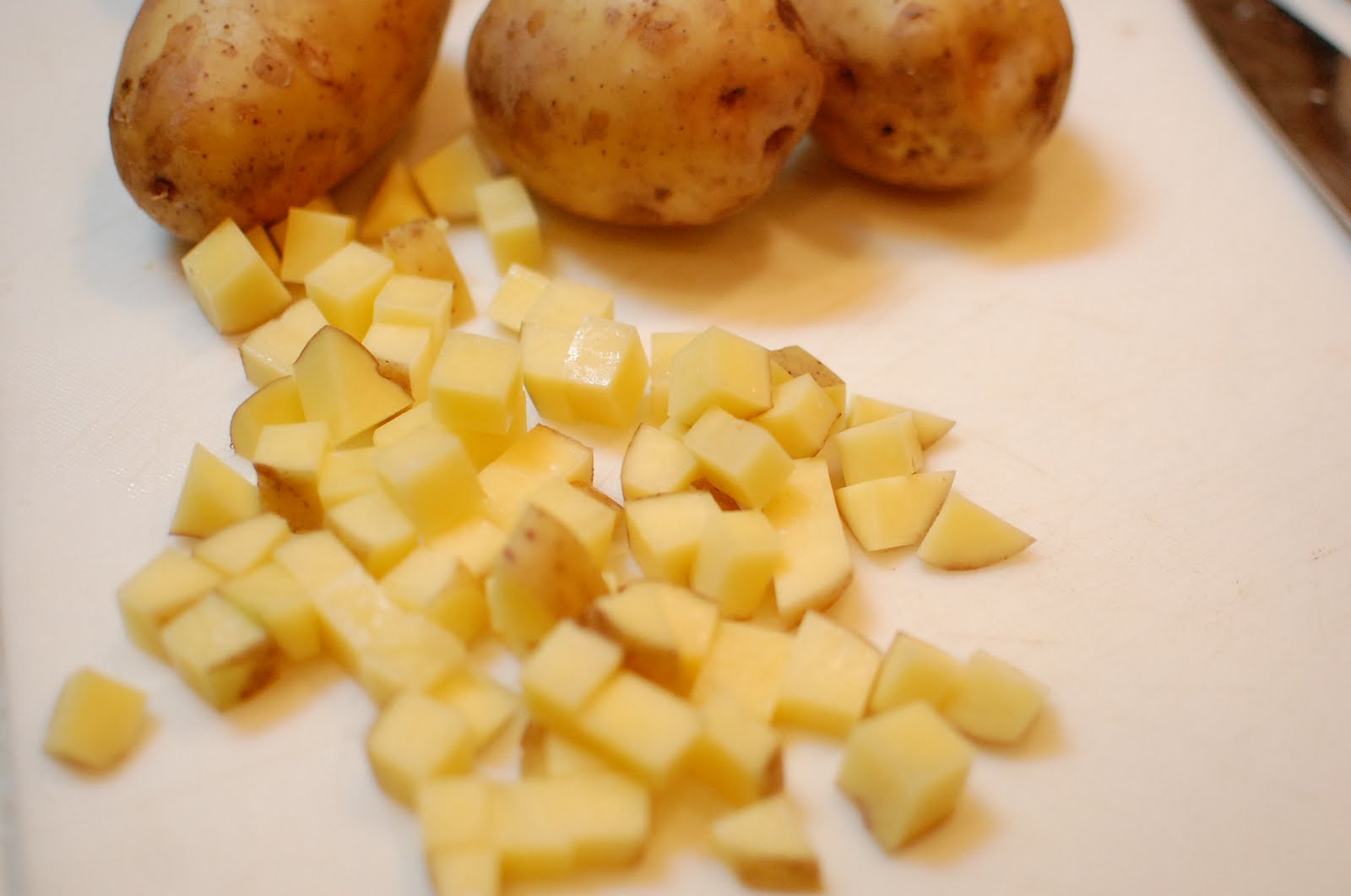 how to cut a potato into cubes