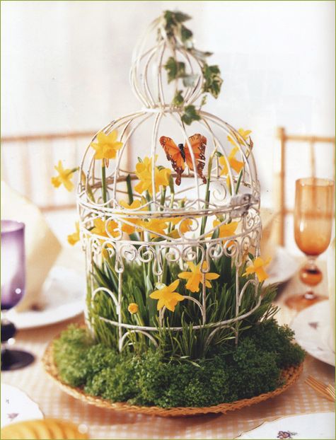 This mini garden on a platter is just the right centerpiece for an outdoor
