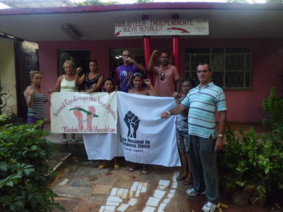 Secuestran los medios de prensa alternativa en Cuba y decomisan material de trabajo Frente+a+la+casa