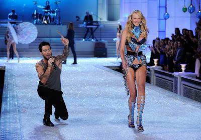 maroon 5 zanger vriendin anne vyalitsyna victoria s secret fashion show 2011 hq maroon 5 zanger vriendin anne vyalitsyna victoria s secret fashion show 2011 hq