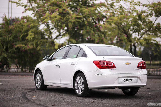 Đánh giá chi tiết xe Chevrolet Cruze 2015
