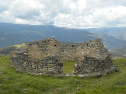 CULTURA CHACHAPOYAS (1000 D.C.-CONQUISTADOS POR LOS INKAS)