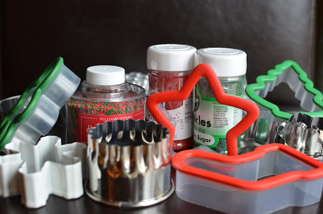 Playing with Flour: Dressing up for the holidays (3 cookies)