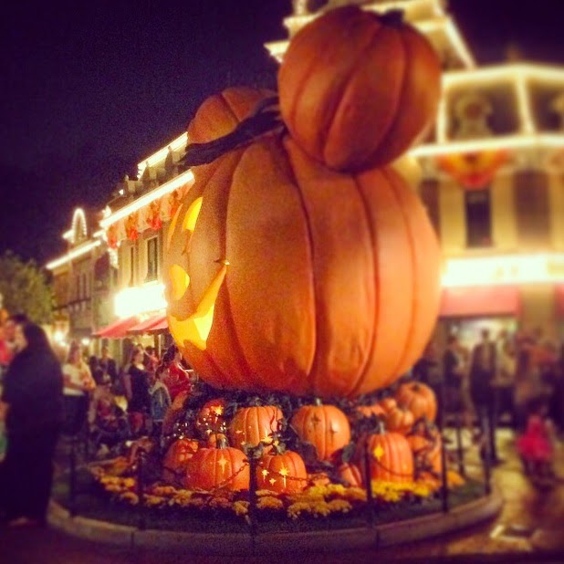 disneyland pumpkins mickey mouse halloween