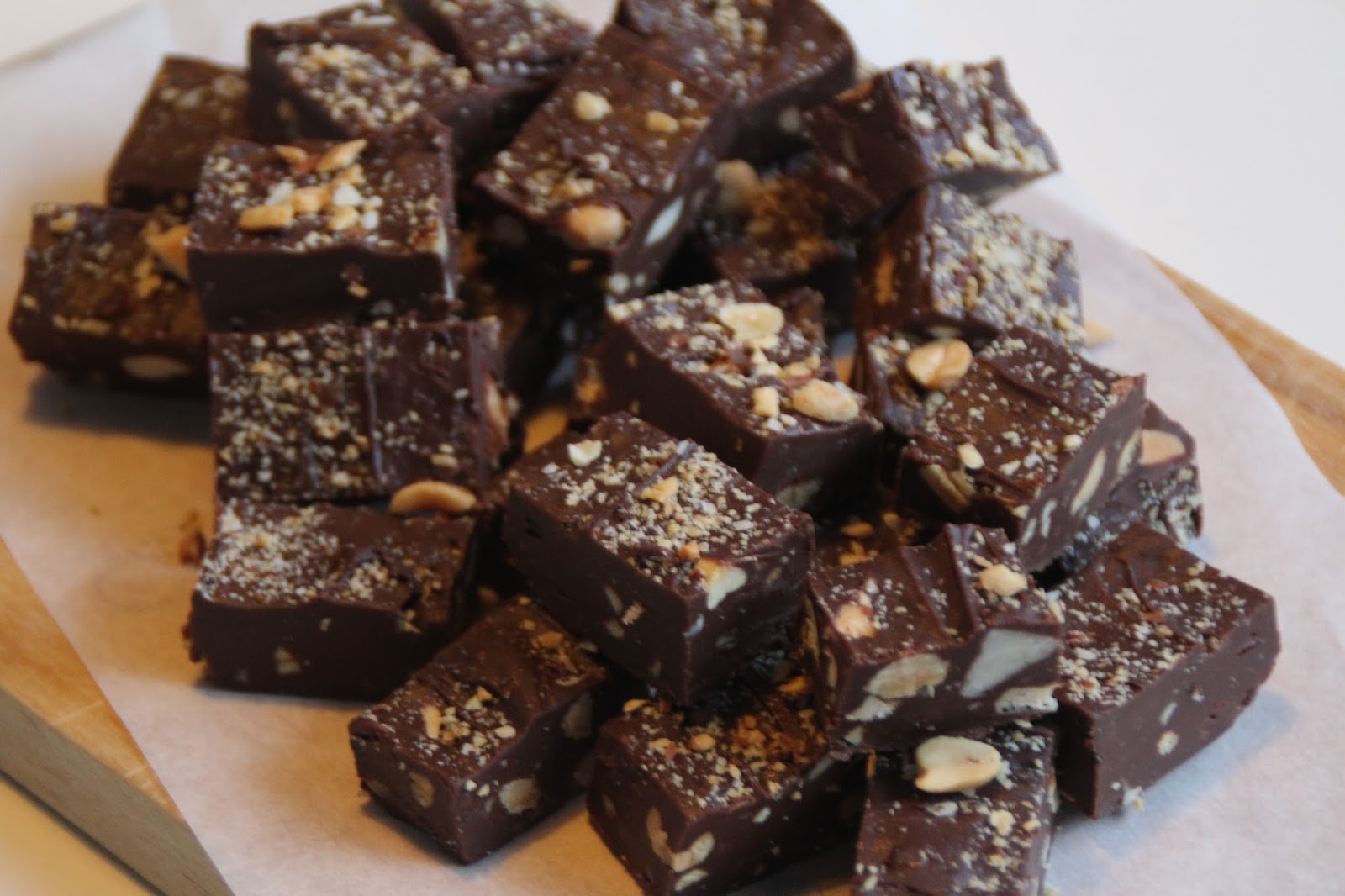 One teaspoon of passion Nigella's chocolate fudge met nootjes