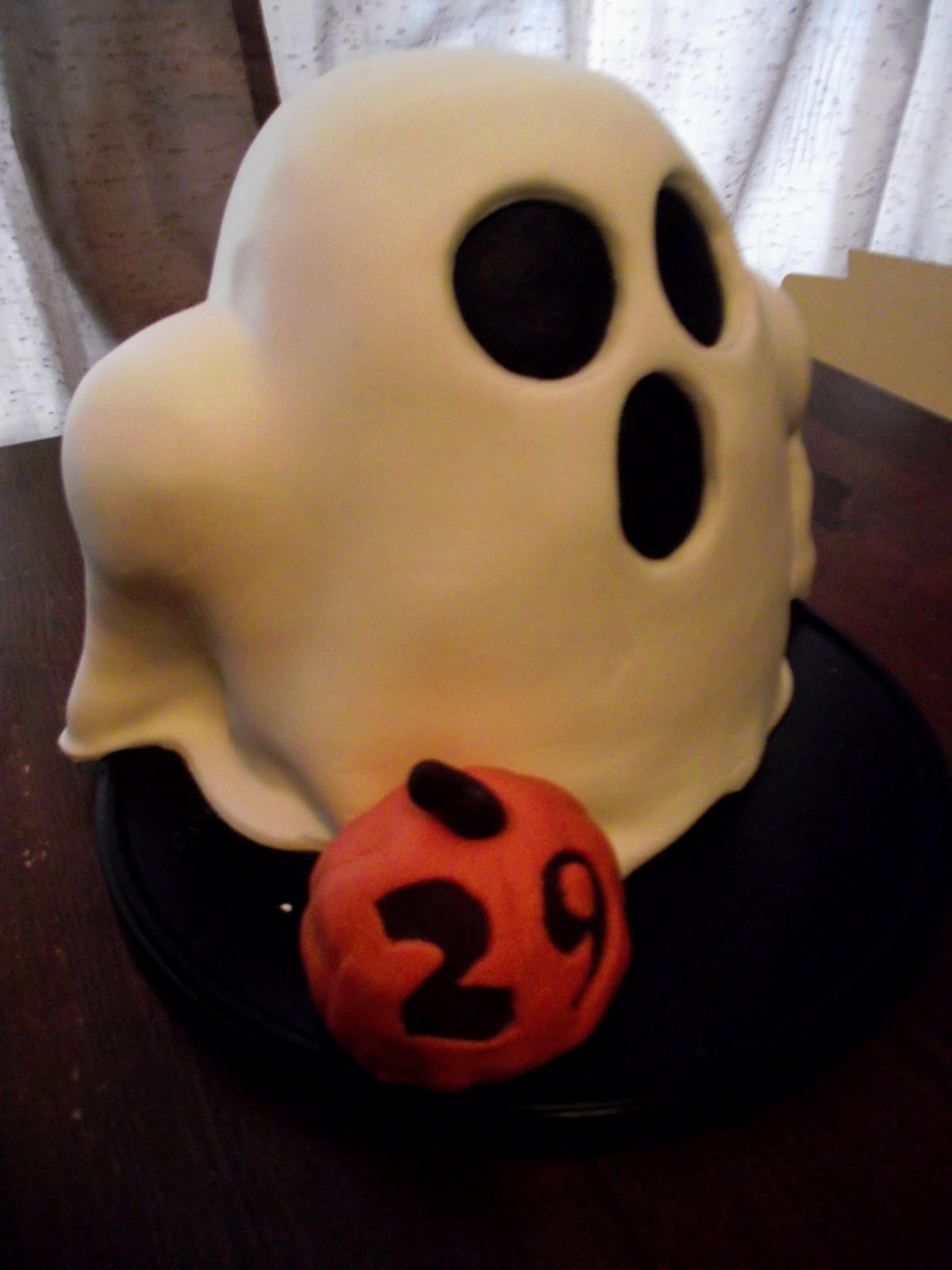 Spooky halloween Ghost Cake