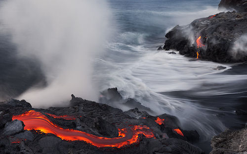Fried Feet - Ríos de lava junto al mar by Miles Morgan