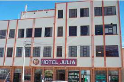 Wilma Jiacara, fue posesionada de presidenta de la cámara hotelera de Uyuni