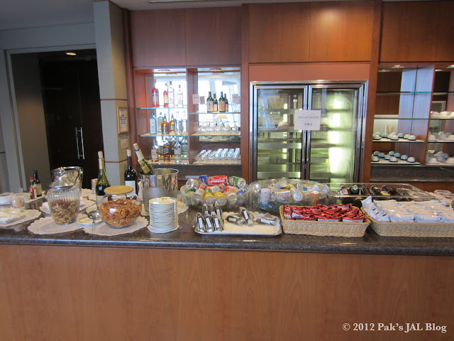 Food at JAL First Class Lounge at JFK Terminal 1
