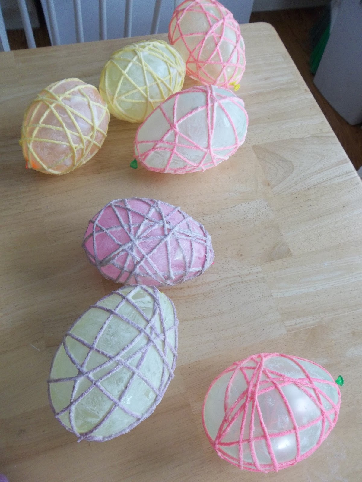 Easy Yarn Easter Egg Tutorial Six Sisters' Stuff
