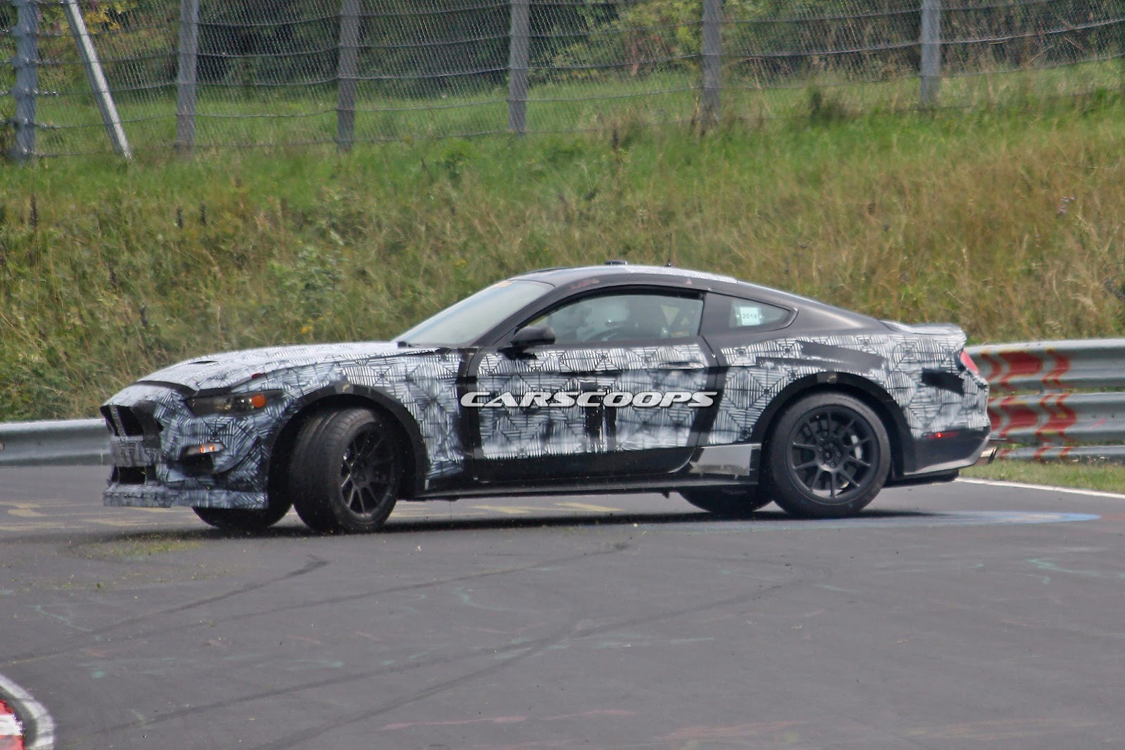 2016-Mustang-SVT-Spins-12.jpg