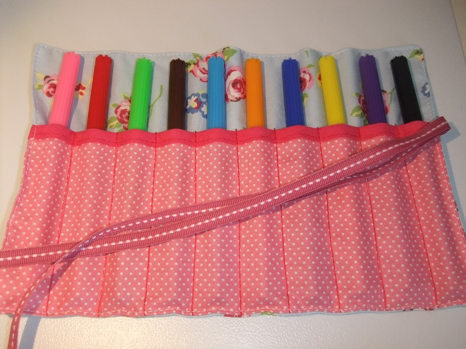 Sew Scrumptious Felt Tip / Pencil Roll Tutorial