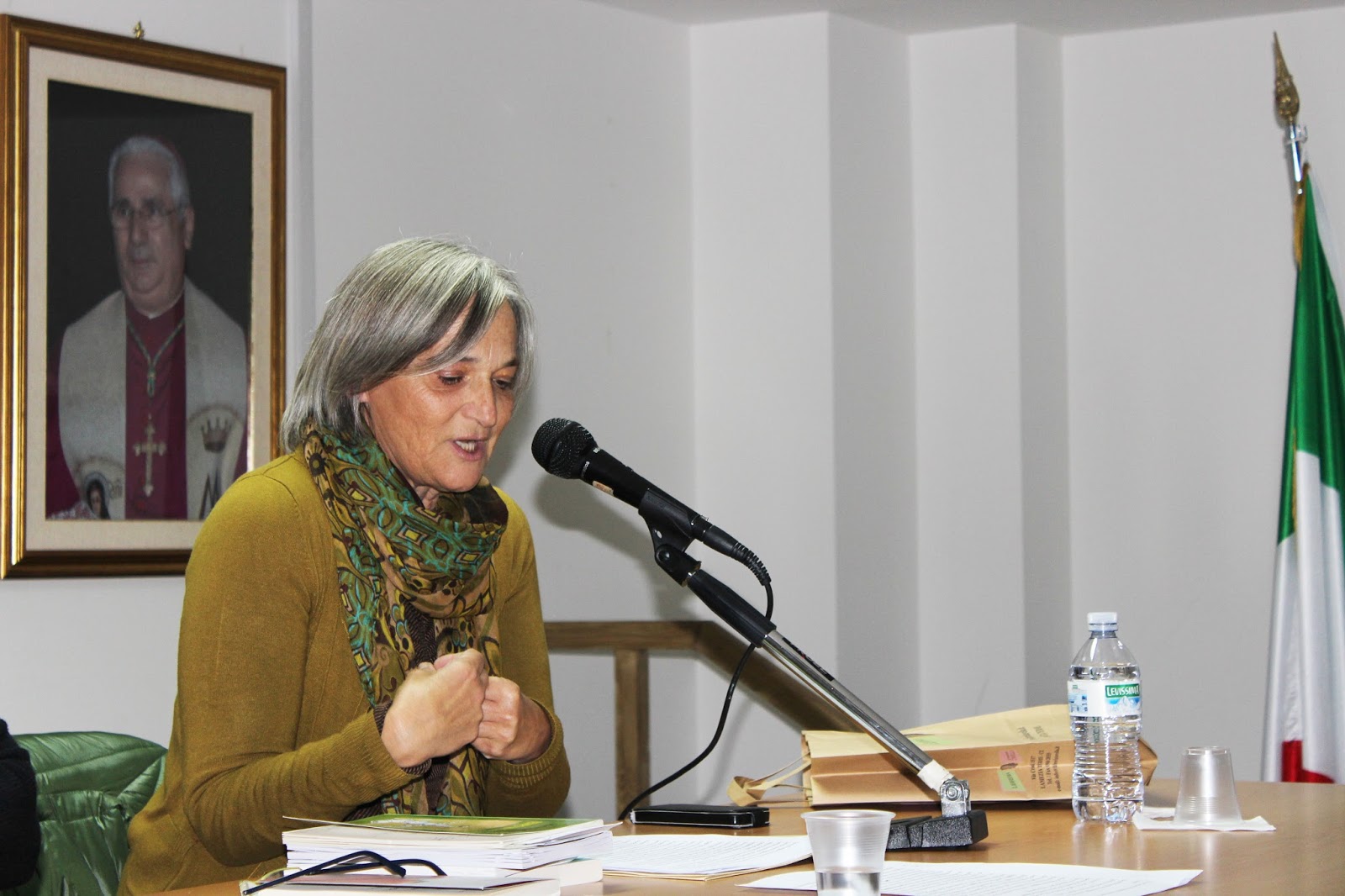 canzone che parla di un amore nato in chat