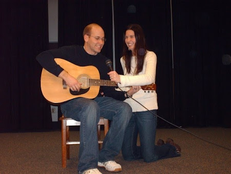 Singin and Guitar playin Curtis