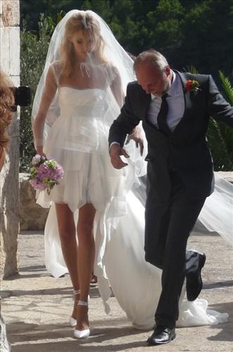 Anja Rubik marries Sasha Knezevic in Mallorca