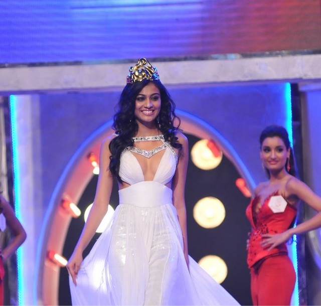 Femina Miss India 2011 Finale Pics - HOT DESI GIRLS PHOTOS - Famous Celebrity Picture 