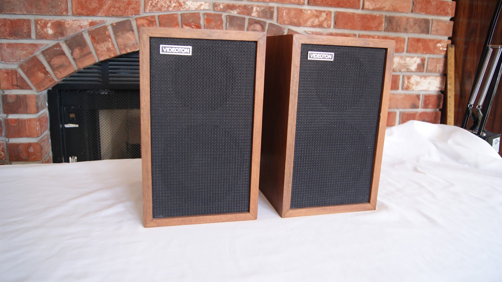 Audioless Winnipeg Group! Videoton Minimax II Speakers