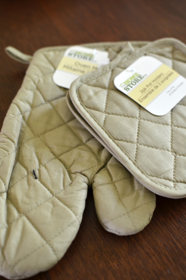 DIY dollar store KITCHEN GLOVE AND HOT PAD PLACE OF MY TASTE