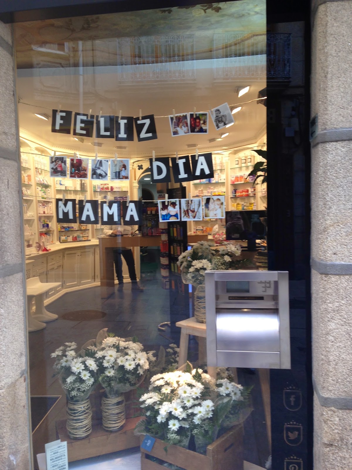 FEITO CON AMOR: DIA DE LA MADRE EN FARMACIA PAZO.