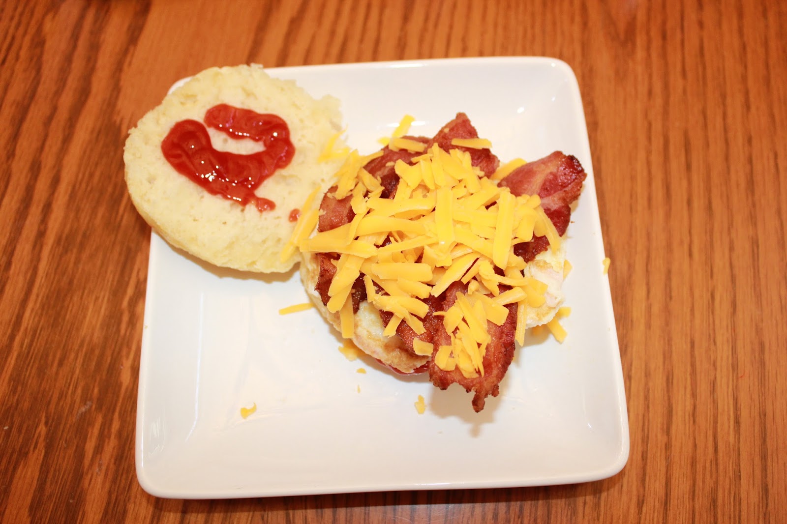 Michelle's Tasty Creations: Breakfast Egg Biscuit