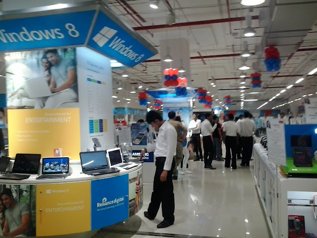 reliance digit store, R city mall mumbai, indiblogger invite, reliance digital experiance