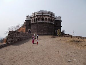 The "Baradari" near the summit of Daulatabad Fort.