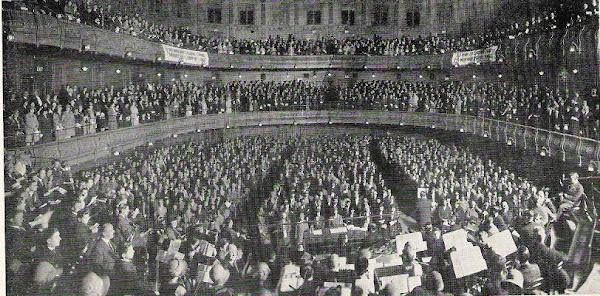 Principal George Jeffreys in the Queen’s Hall, London