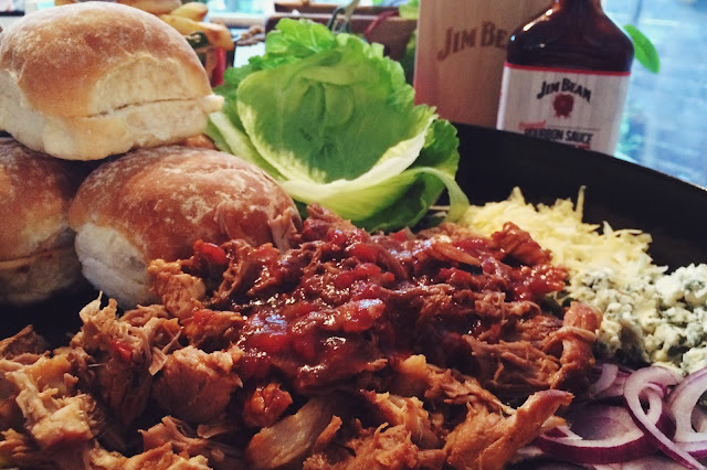 Jim Beams Original Bourbon Sauce review and a recipe for the perfect pulled pork!